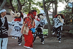 垂柳獅子踊り